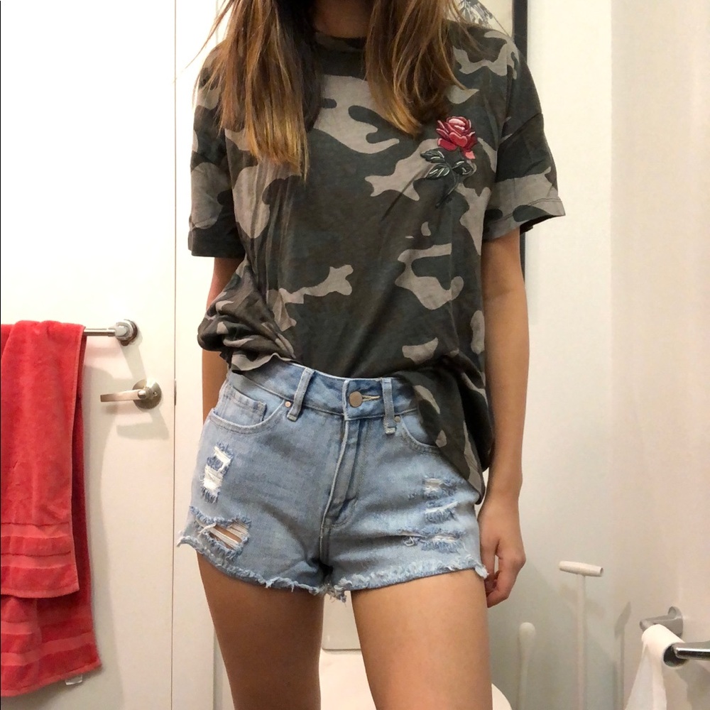 Berska Camo Rose Tee